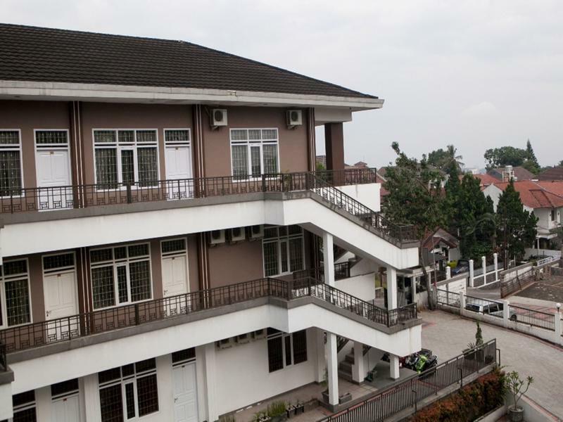 Reddoorz Plus Near Sukajadi 2 Bandung Dış mekan fotoğraf