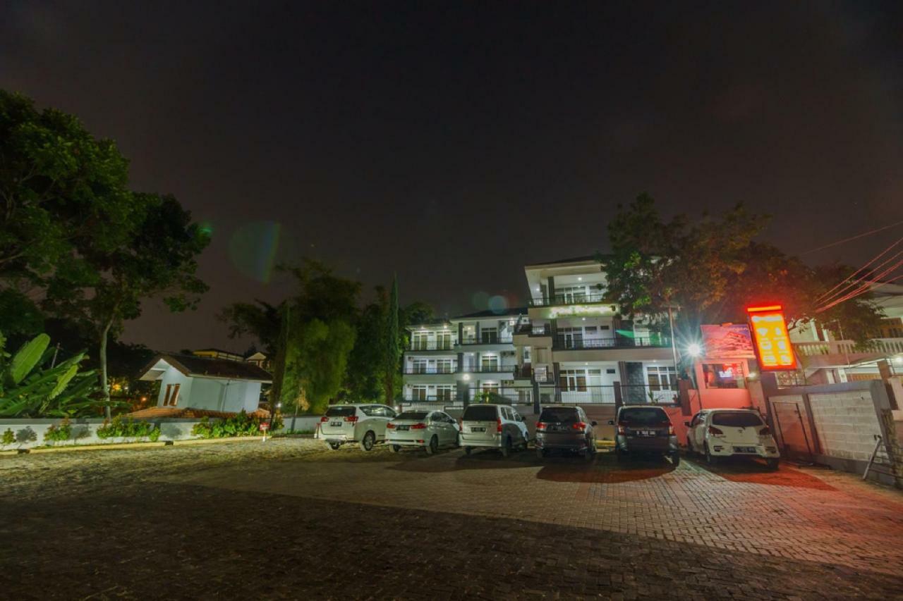Reddoorz Plus Near Sukajadi 2 Bandung Dış mekan fotoğraf