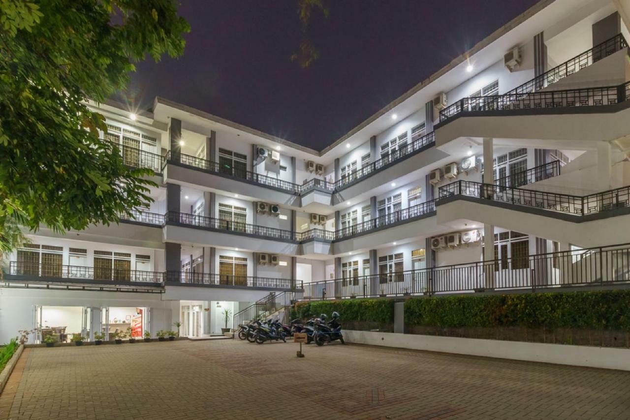 Reddoorz Plus Near Sukajadi 2 Bandung Dış mekan fotoğraf